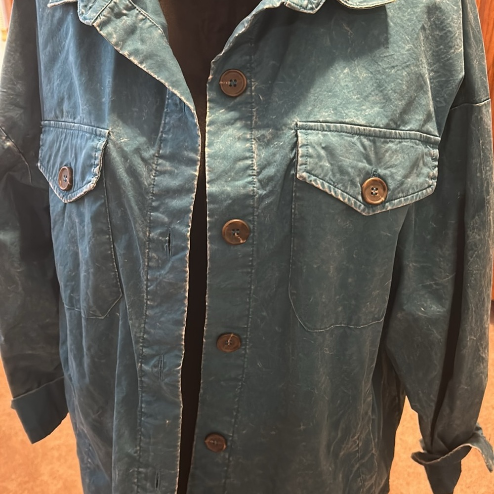 Great light weight Shacket - Picture 2 of 4